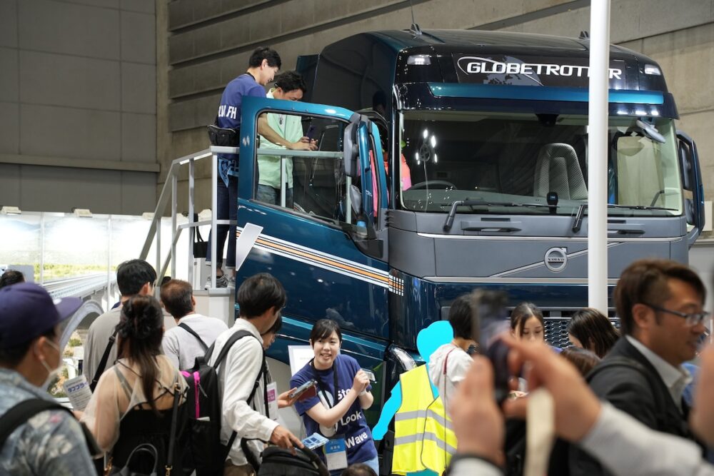 ボルボブースの風景。乗車体験では長蛇の列ができた