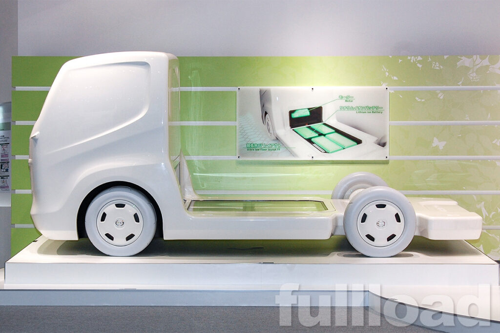 日野 小型EV商用車プラットフォーム